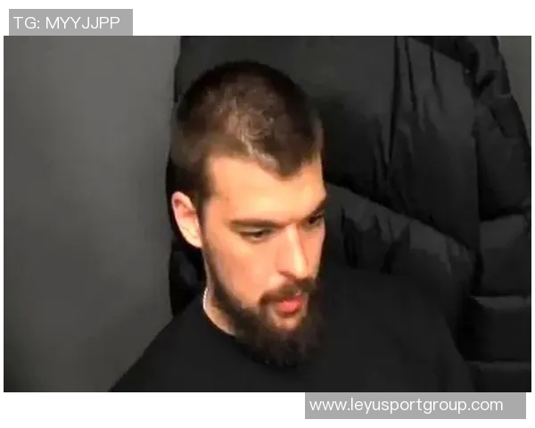 祖巴茨进攻受限难以发挥卢指导无奈回应包夹困境