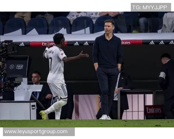 阿隆索与贝林关系紧张或因不自信导致矛盾加剧的深层原因分析